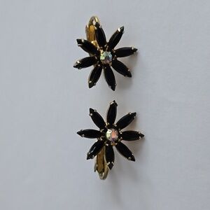 Women's Vintage Napier Black Rhinestone Flower Earrings Cluster Clip On